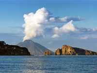 Itálie, Sicílie - Liparské ostrovy - Ostrov Vulcano - bus